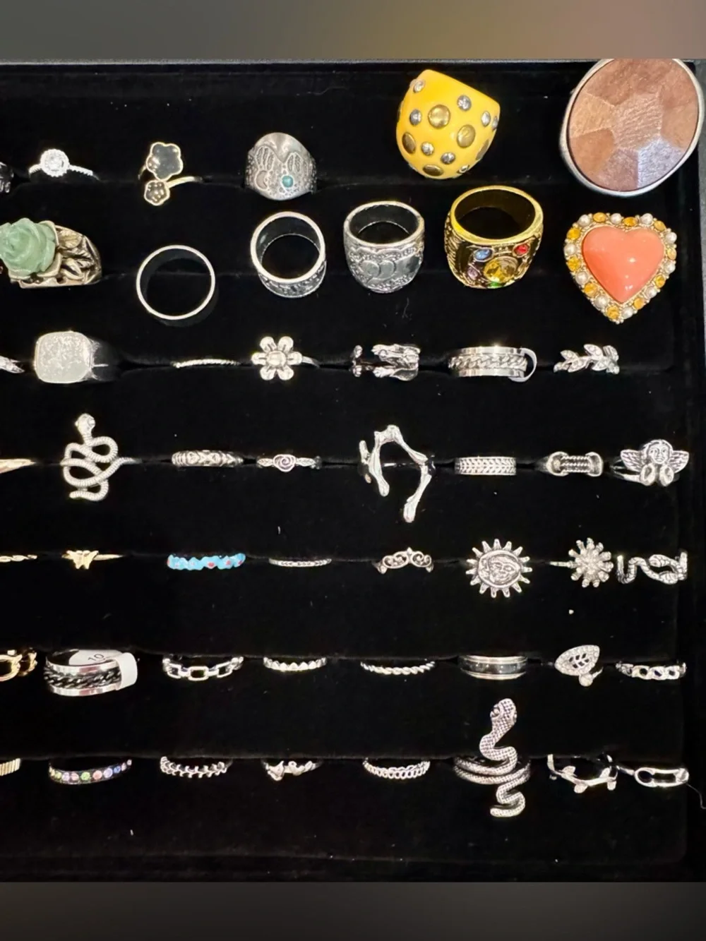 100 Fashion Rings 💍 Mystery Lot | Gold & Silver Tone | Reseller Bundle | $29 WOW - Picture 10 of 16